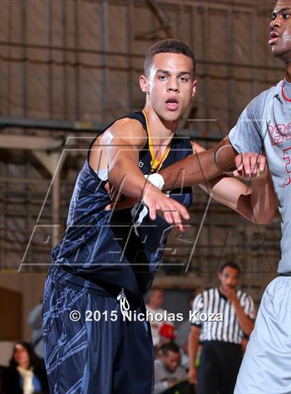 Thumbnail 3 in Bishop Montgomery vs. Redondo Union (Jordan Take Flight Challenge) photogallery.