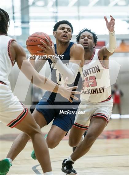 Thumbnail 3 in Archbishop Hoban vs. McKinley photogallery.
