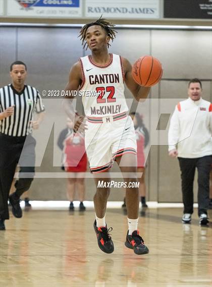 Thumbnail 3 in Archbishop Hoban vs. McKinley photogallery.