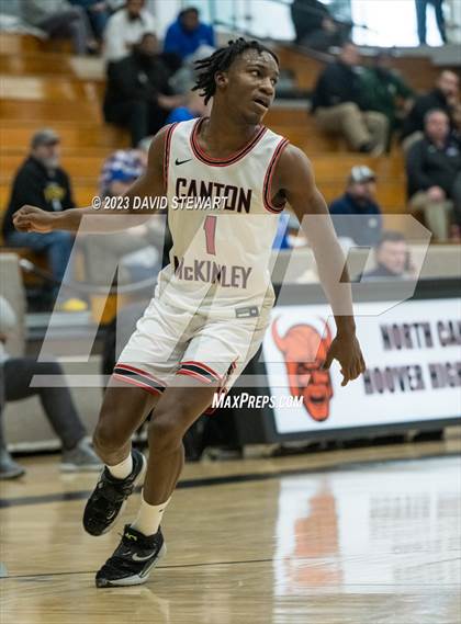 Thumbnail 3 in Archbishop Hoban vs. McKinley photogallery.