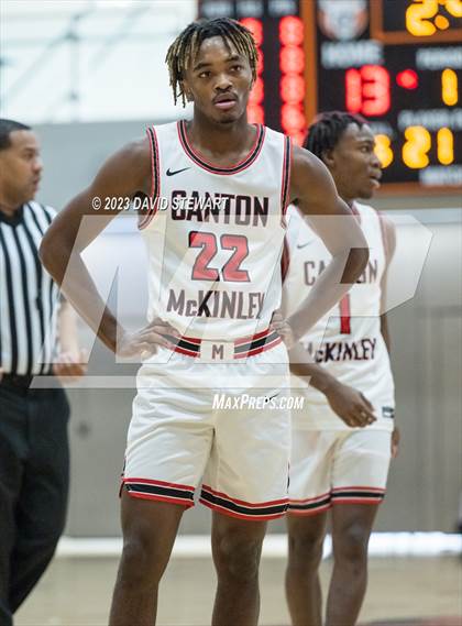 Thumbnail 2 in Archbishop Hoban vs. McKinley photogallery.