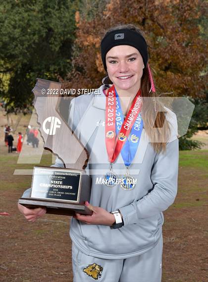 Thumbnail 2 in CIF State Cross Country Championships (Girls Awards) photogallery.