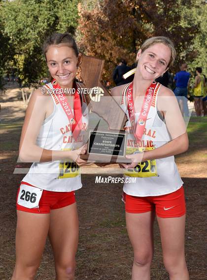 Thumbnail 2 in CIF State Cross Country Championships (Girls Awards) photogallery.