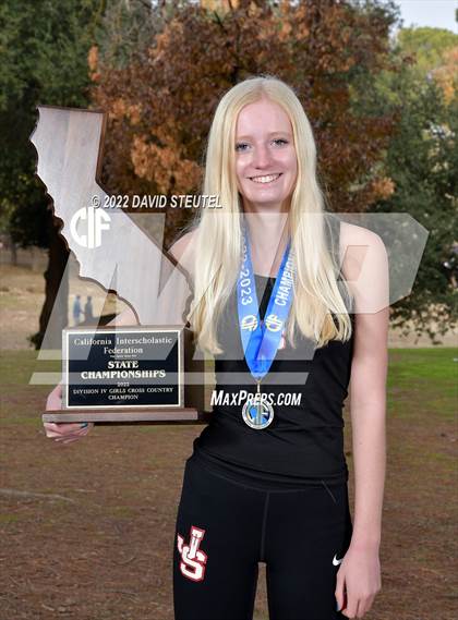 Thumbnail 2 in CIF State Cross Country Championships (Girls Awards) photogallery.