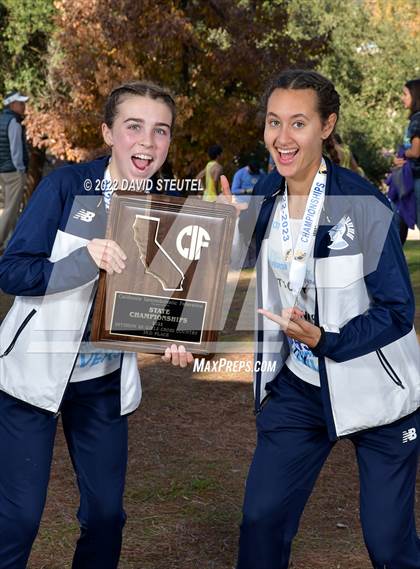 Thumbnail 2 in CIF State Cross Country Championships (Girls Awards) photogallery.