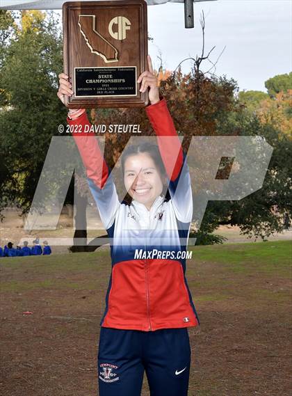 Thumbnail 2 in CIF State Cross Country Championships (Girls Awards) photogallery.