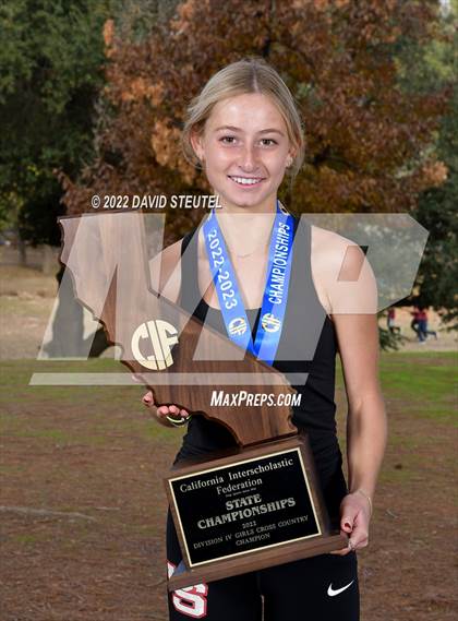 Thumbnail 3 in CIF State Cross Country Championships (Girls Awards) photogallery.