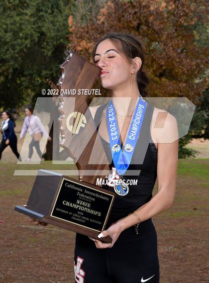Thumbnail 2 in CIF State Cross Country Championships (Girls Awards) photogallery.