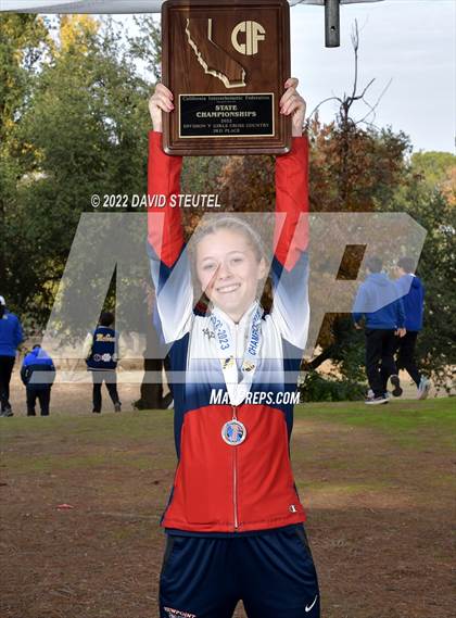 Thumbnail 2 in CIF State Cross Country Championships (Girls Awards) photogallery.