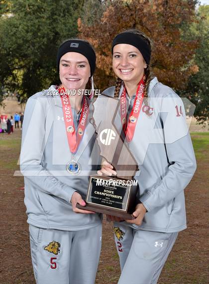 Thumbnail 2 in CIF State Cross Country Championships (Girls Awards) photogallery.