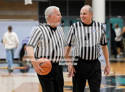 Thumbnail 1 in De La Salle vs. Harvard-Westlake (Hoophall West - Nike TOC) photogallery.