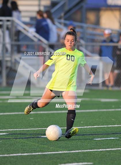 Thumbnail 2 in Memorial vs. Stratford (UIL 6A Regional Playoff) photogallery.