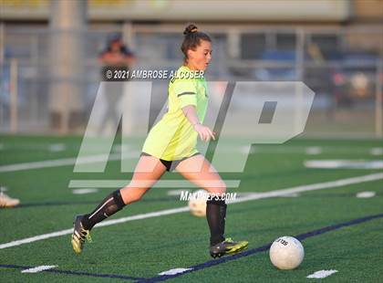 Thumbnail 1 in Memorial vs. Stratford (UIL 6A Regional Playoff) photogallery.