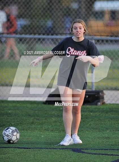 Thumbnail 3 in Memorial vs. Stratford (UIL 6A Regional Playoff) photogallery.
