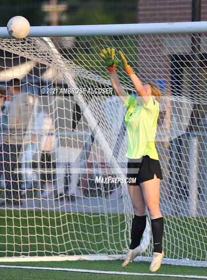 Thumbnail 3 in Memorial vs. Stratford (UIL 6A Regional Playoff) photogallery.