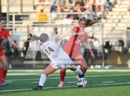 Thumbnail 2 in Memorial vs. Stratford (UIL 6A Regional Playoff) photogallery.