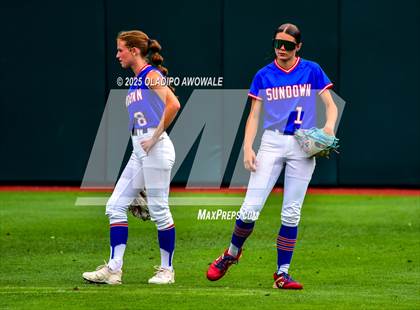 Thumbnail 1 in Shiner vs. Sundown (UIL Softball 2A Div 2 Final) photogallery.