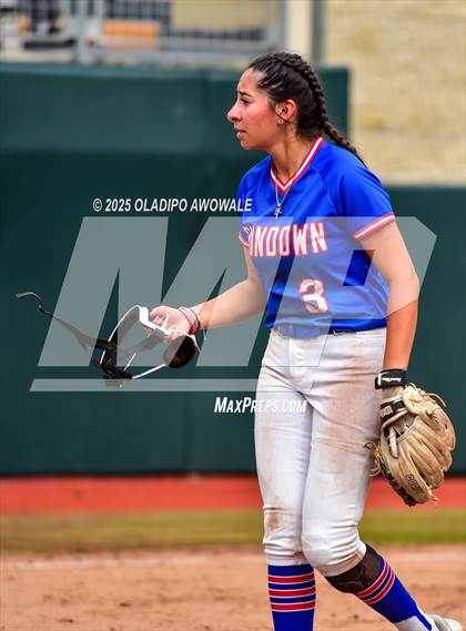 Thumbnail 2 in Shiner vs. Sundown (UIL Softball 2A Div 2 Final) photogallery.