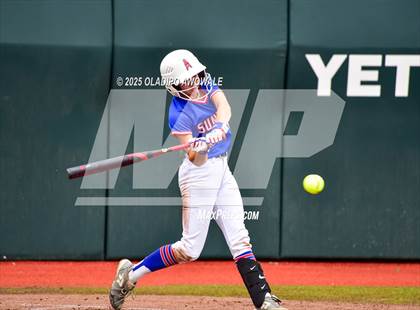 Thumbnail 2 in Shiner vs. Sundown (UIL Softball 2A Div 2 Final) photogallery.