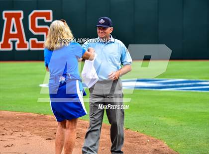 Thumbnail 2 in Shiner vs. Sundown (UIL Softball 2A Div 2 Final) photogallery.