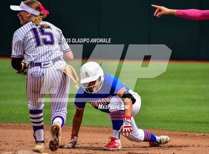 Thumbnail 3 in Shiner vs. Sundown (UIL Softball 2A Div 2 Final) photogallery.
