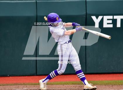 Thumbnail 1 in Shiner vs. Sundown (UIL Softball 2A Div 2 Final) photogallery.