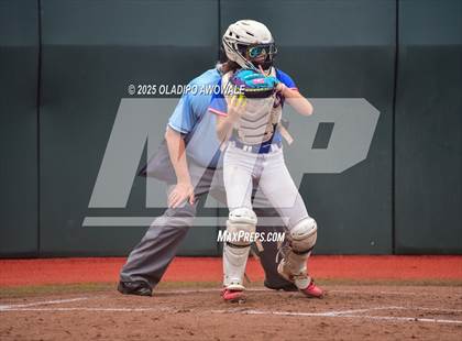 Thumbnail 2 in Shiner vs. Sundown (UIL Softball 2A Div 2 Final) photogallery.