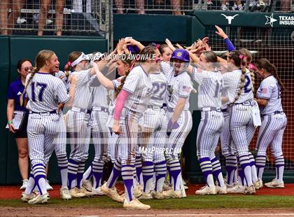 Thumbnail 3 in Shiner vs. Sundown (UIL Softball 2A Div 2 Final) photogallery.