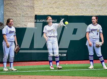 Thumbnail 2 in Shiner vs. Sundown (UIL Softball 2A Div 2 Final) photogallery.