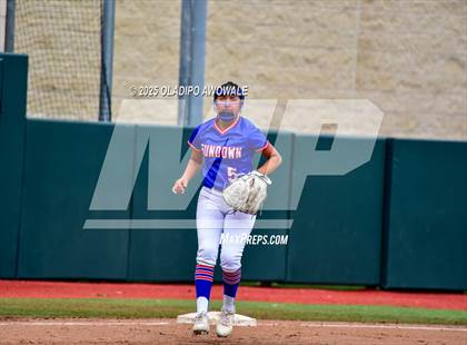Thumbnail 3 in Shiner vs. Sundown (UIL Softball 2A Div 2 Final) photogallery.