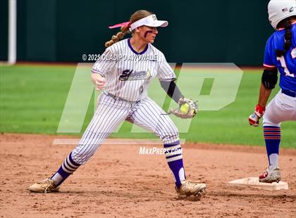 Thumbnail 3 in Shiner vs. Sundown (UIL Softball 2A Div 2 Final) photogallery.