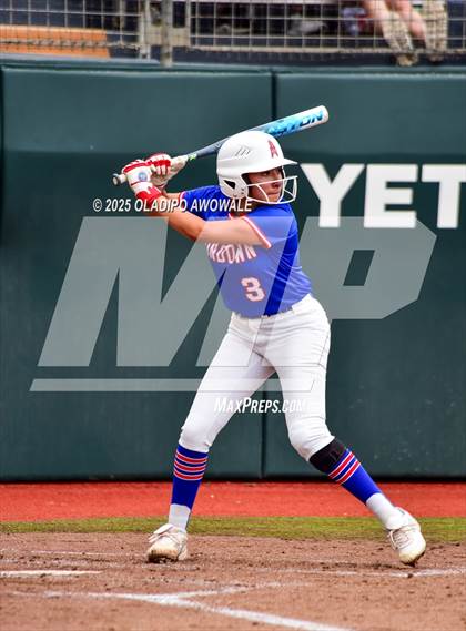 Thumbnail 2 in Shiner vs. Sundown (UIL Softball 2A Div 2 Final) photogallery.