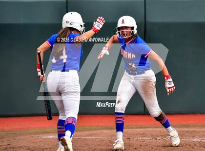 Thumbnail 3 in Shiner vs. Sundown (UIL Softball 2A Div 2 Final) photogallery.