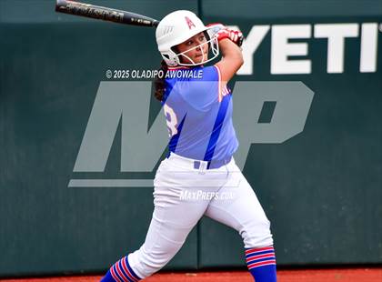 Thumbnail 3 in Shiner vs. Sundown (UIL Softball 2A Div 2 Final) photogallery.