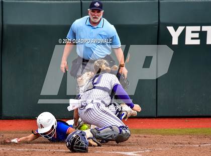Thumbnail 3 in Shiner vs. Sundown (UIL Softball 2A Div 2 Final) photogallery.