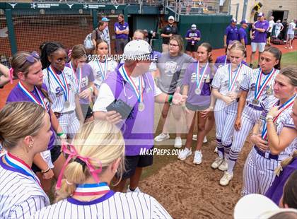 Thumbnail 3 in Shiner vs. Sundown (UIL Softball 2A Div 2 Final) photogallery.