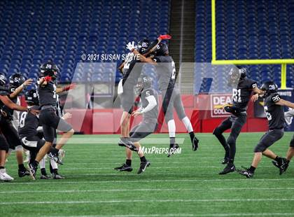 Thumbnail 2 in Marblehead vs. North Attleborough (MIAA Division 3 Final) photogallery.