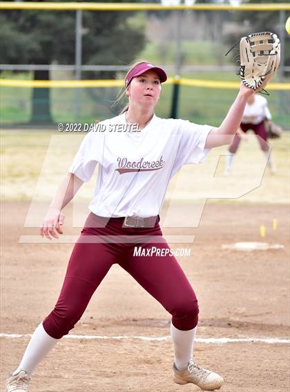 Thumbnail 1 in Woodcreek vs. Rosemont photogallery.