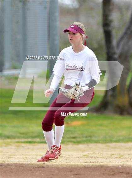 Thumbnail 2 in Woodcreek vs. Rosemont photogallery.