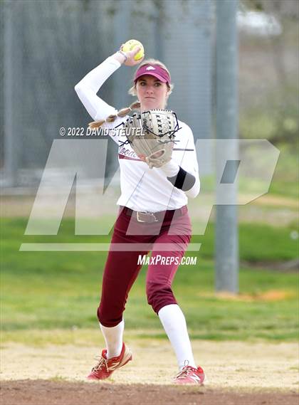 Thumbnail 1 in Woodcreek vs. Rosemont photogallery.