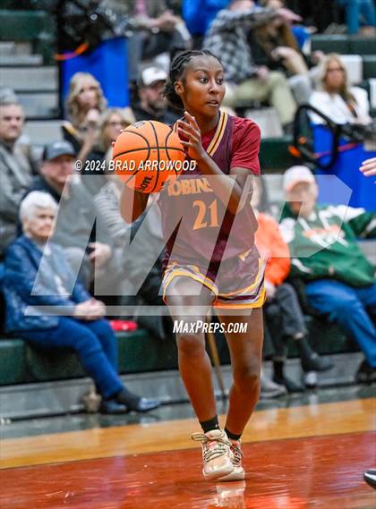 Thumbnail 2 in Robinson vs East Lincoln (East Lincoln Winter Jam) photogallery.