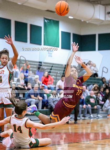 Thumbnail 2 in Robinson vs East Lincoln (East Lincoln Winter Jam) photogallery.