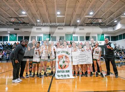 Thumbnail 2 in Robinson vs East Lincoln (East Lincoln Winter Jam) photogallery.