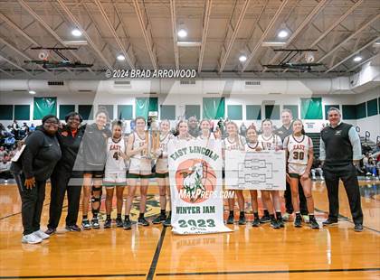 Thumbnail 2 in Robinson vs East Lincoln (East Lincoln Winter Jam) photogallery.