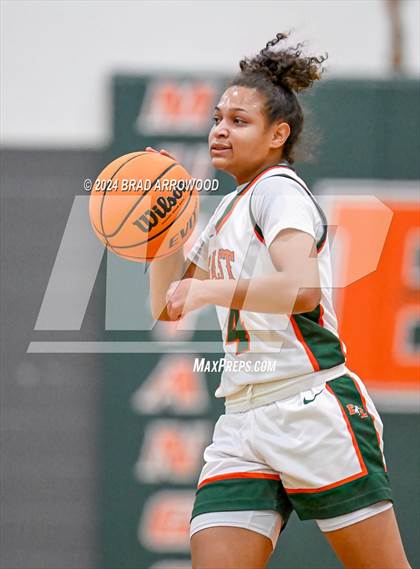 Thumbnail 1 in Robinson vs East Lincoln (East Lincoln Winter Jam) photogallery.