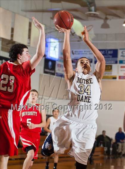 Thumbnail 3 in University vs. Notre Dame photogallery.