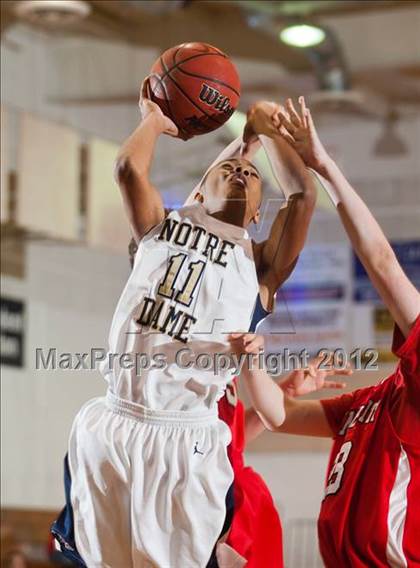 Thumbnail 2 in University vs. Notre Dame photogallery.