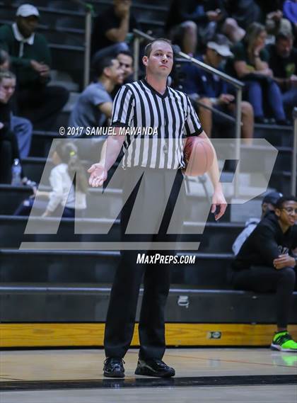 Thumbnail 2 in Sierra Canyon vs Righetti (Hart Holiday Classic) photogallery.