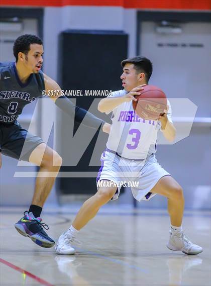 Thumbnail 3 in Sierra Canyon vs Righetti (Hart Holiday Classic) photogallery.