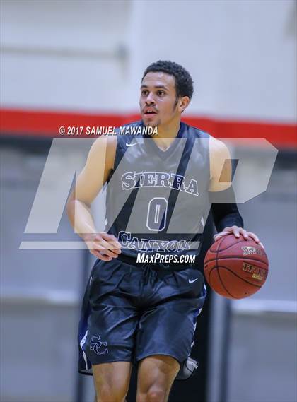 Thumbnail 2 in Sierra Canyon vs Righetti (Hart Holiday Classic) photogallery.